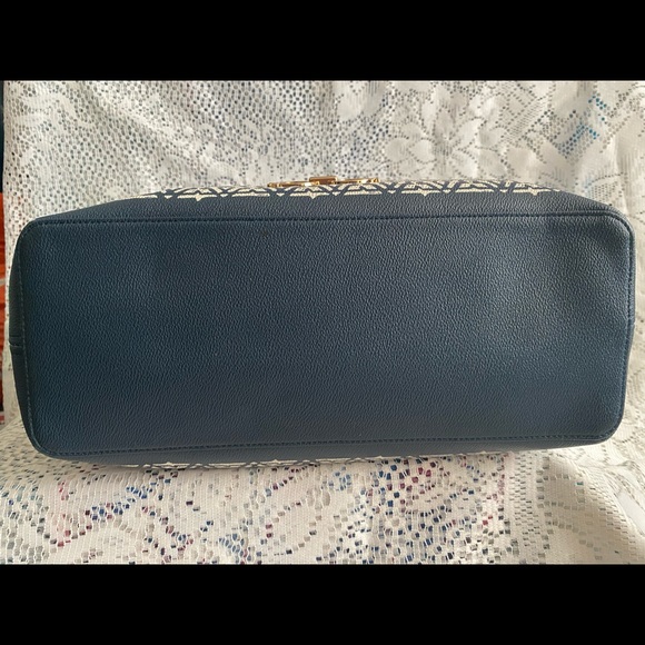 USED WONDER TOTE BAG - Picture 15 of 16